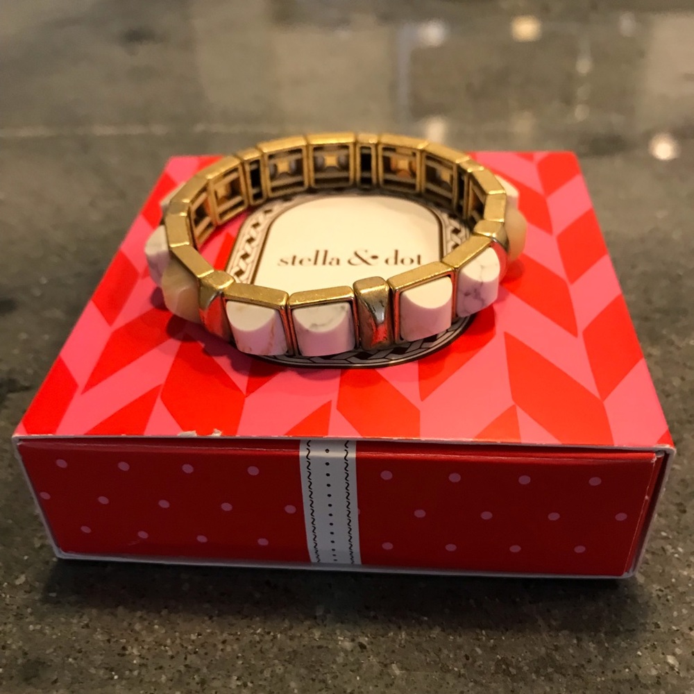 Stella & Dot Sawyer Stone Stretch Bracelet